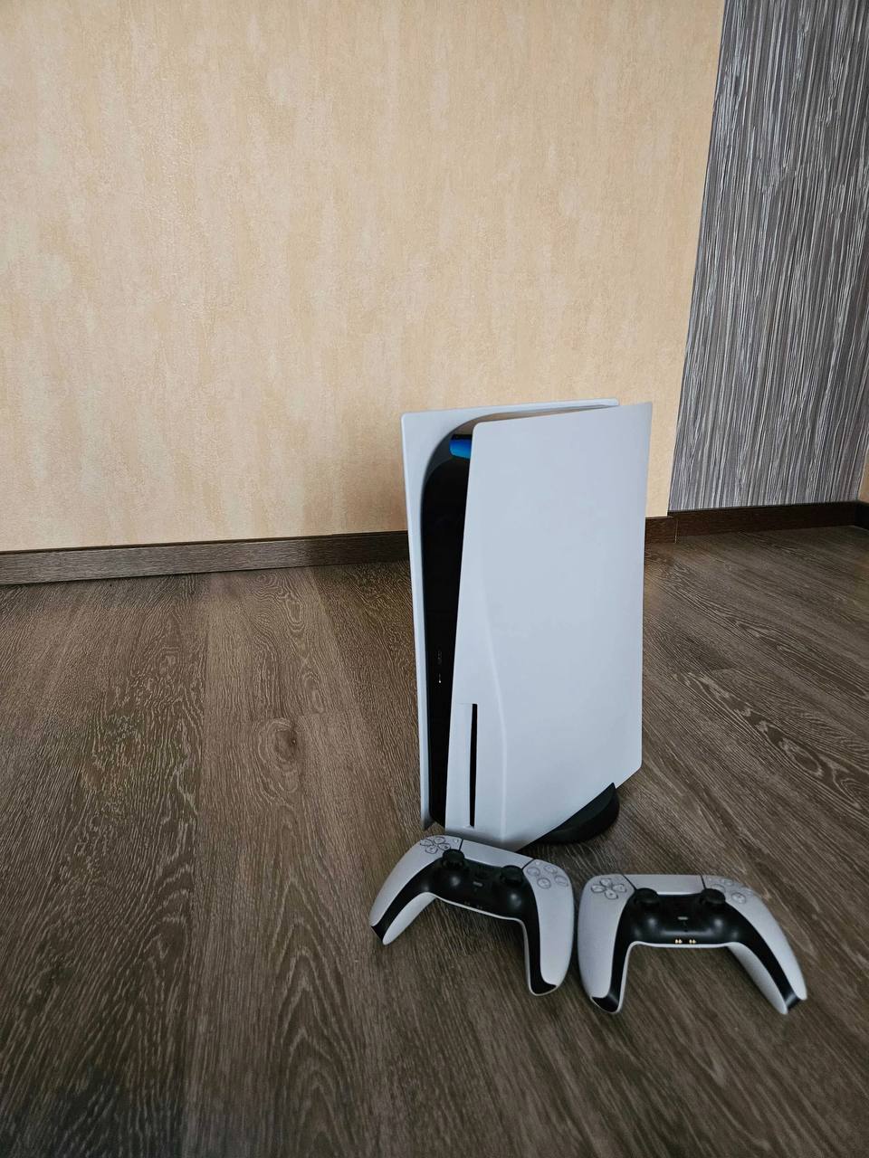 Продаю PlayStation 5 PS5  в отличном состоянии